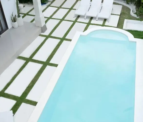 Villa Amazing 3 Bdr In Ultimate Location *