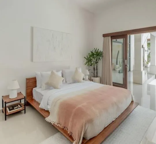 Amazing 3 Bdr In Ultimate Location *
