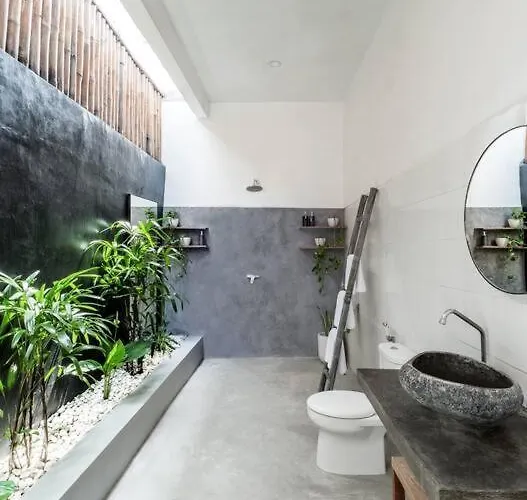 Amazing 3 Bdr In Ultimate Location Villa